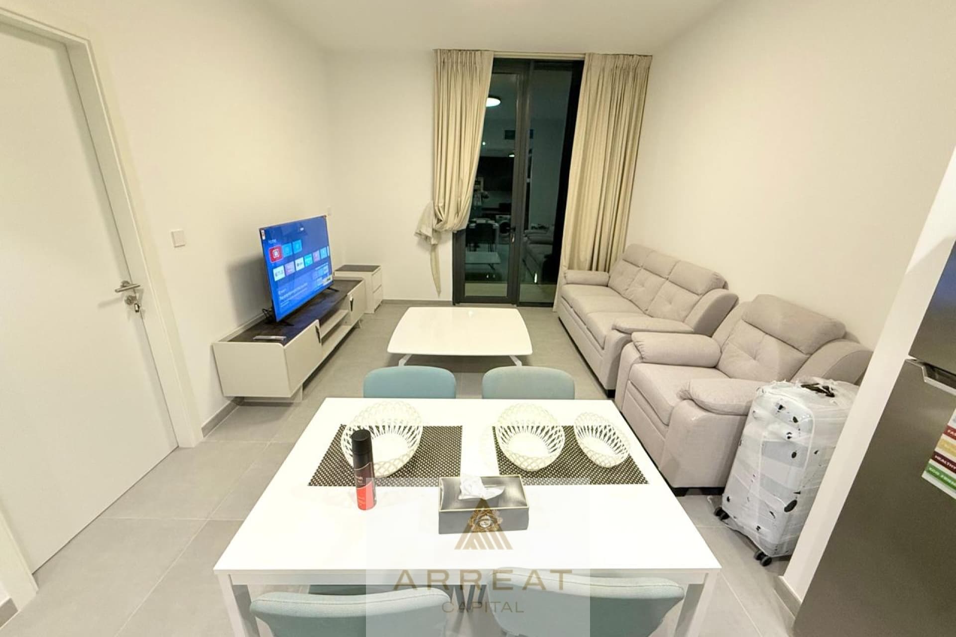 12 Cheques | Vacant | Pool View with Balcony